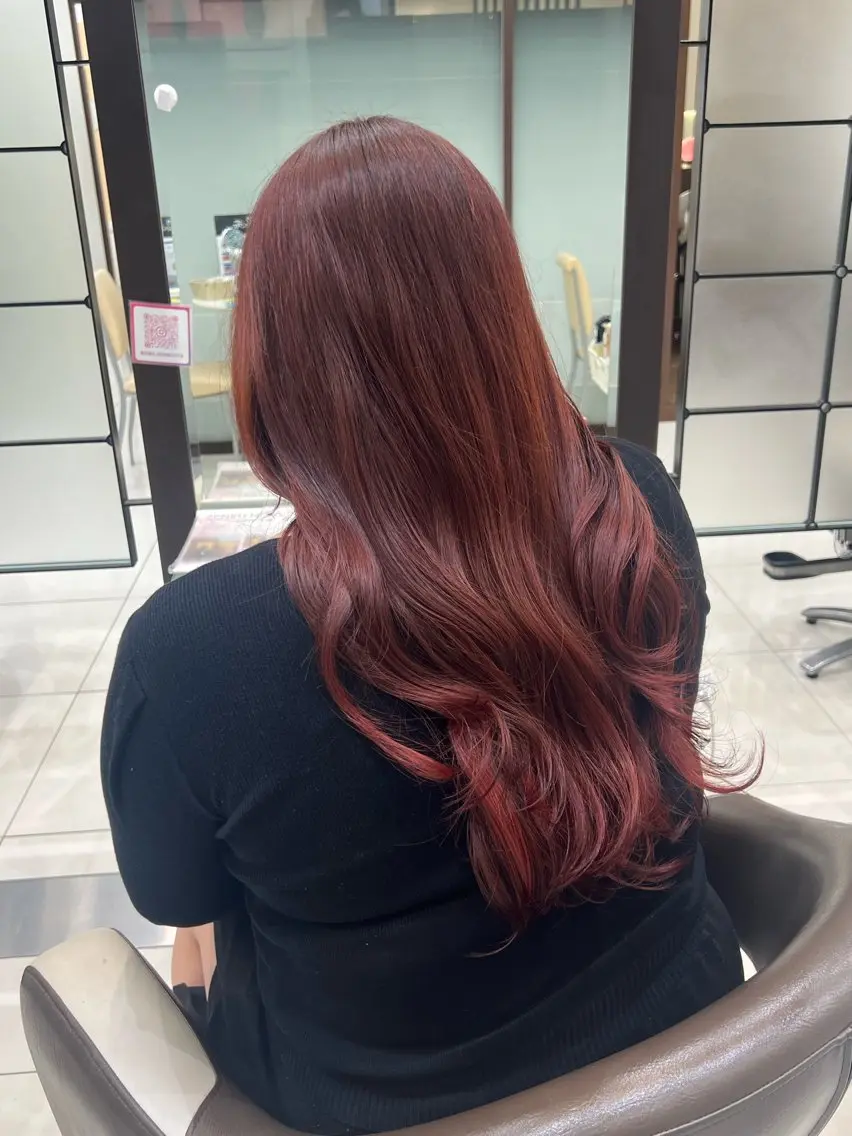 ロング カラー ブリーチ ボルドーカラー ブリーチなしカラー ハイトーン/うる艶 カラー Mioのヘアスタイル