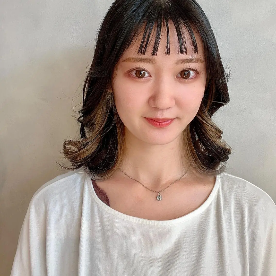 ミディアム 髪質改善⌇透明感 カラー⌇川上葵のヘアスタイル