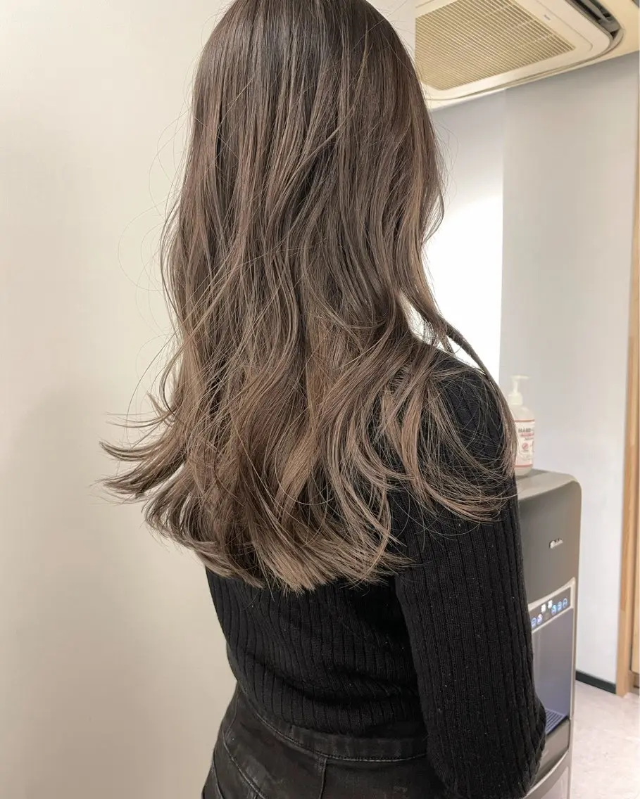 セミロング カラー 透明感カラー グレージュ 透明感カラー* レイヤー/清水大地のヘアスタイル
