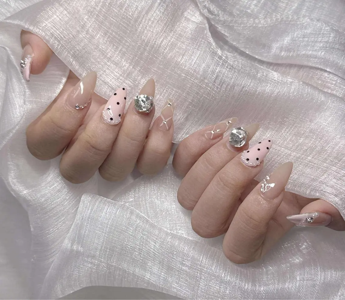 ネイル 長さ出し グラデーション 卒業式 キラキラネイル マグネットネイル ハンドネイル Lee Nailsのネイルデザイン