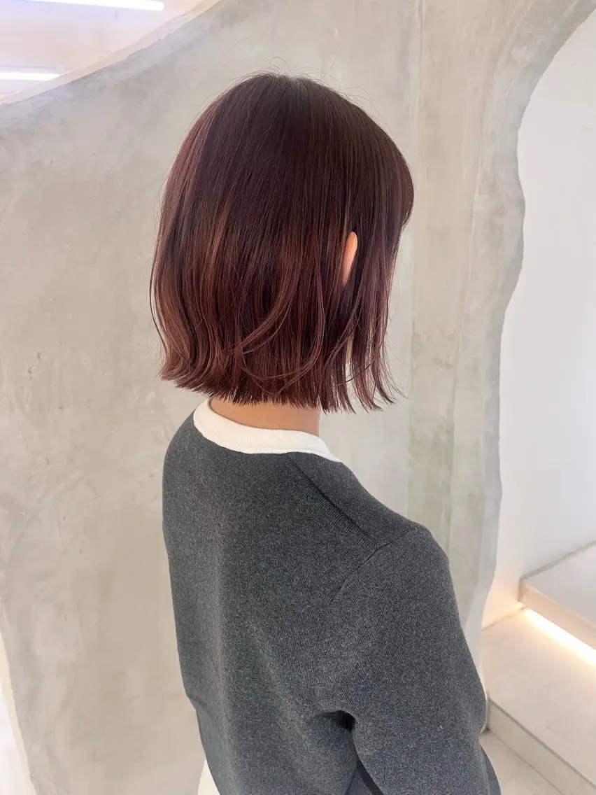 ミディアム カラー 切りっぱなしボブ ボブ カット ヘアカラー トリートメント 切りっぱなしボブ/ 艶カラー/綾莉のヘアスタイル