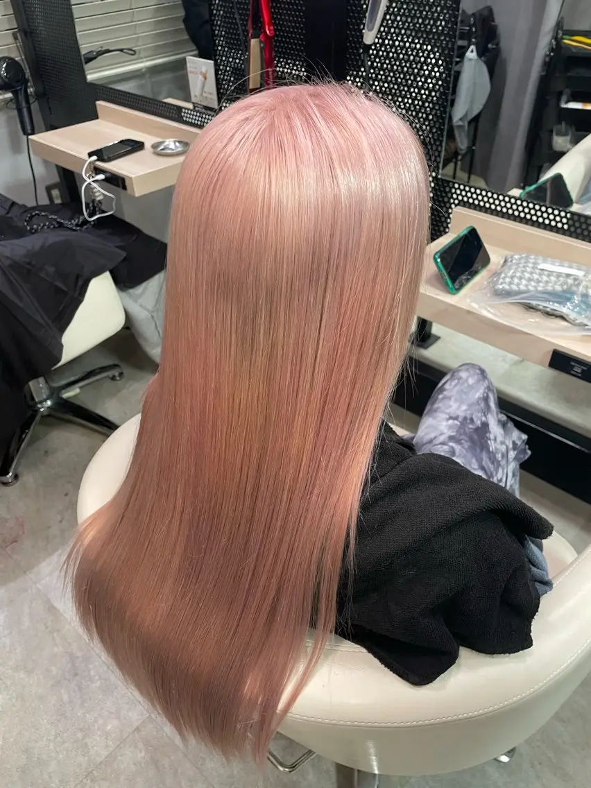 ロング カラー ブリーチ デザインカラー ハイトーンカラー ピンクカラー 似合わせカット ヘアカラー girly/ヘア メイクMitsukiのヘアスタイル