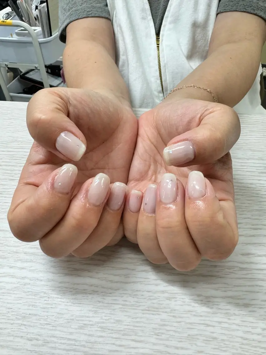ネイル ワンカラーネイル シンプルネイル VENUSBELT 杏のネイルデザイン