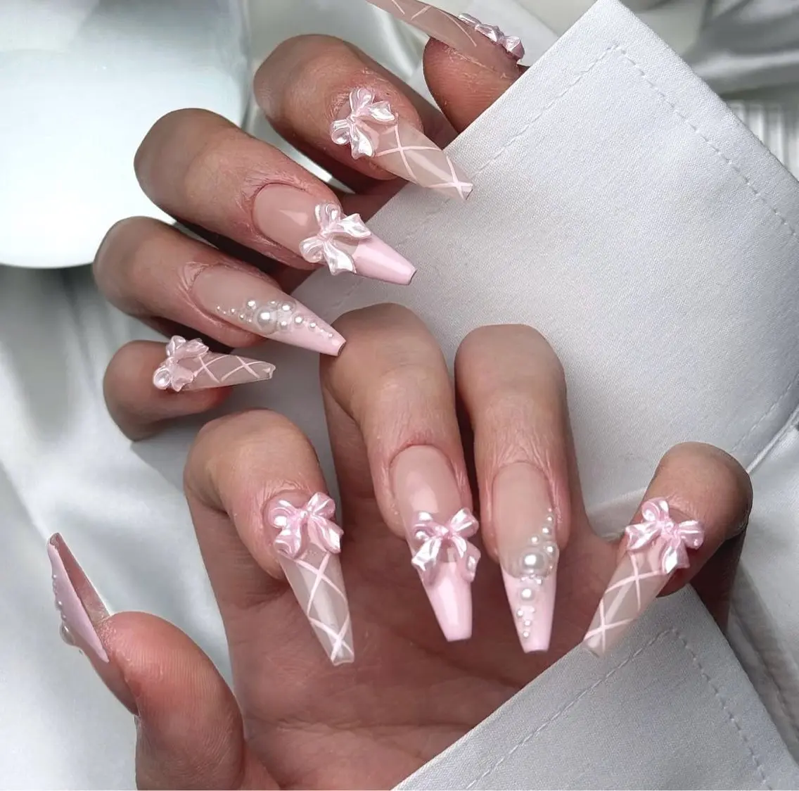ネイル フレンチネイル ジェルネイル 韓国ネイル マグネットネイル ネイルチップ Rin Nail 新大久保店のネイルデザイン