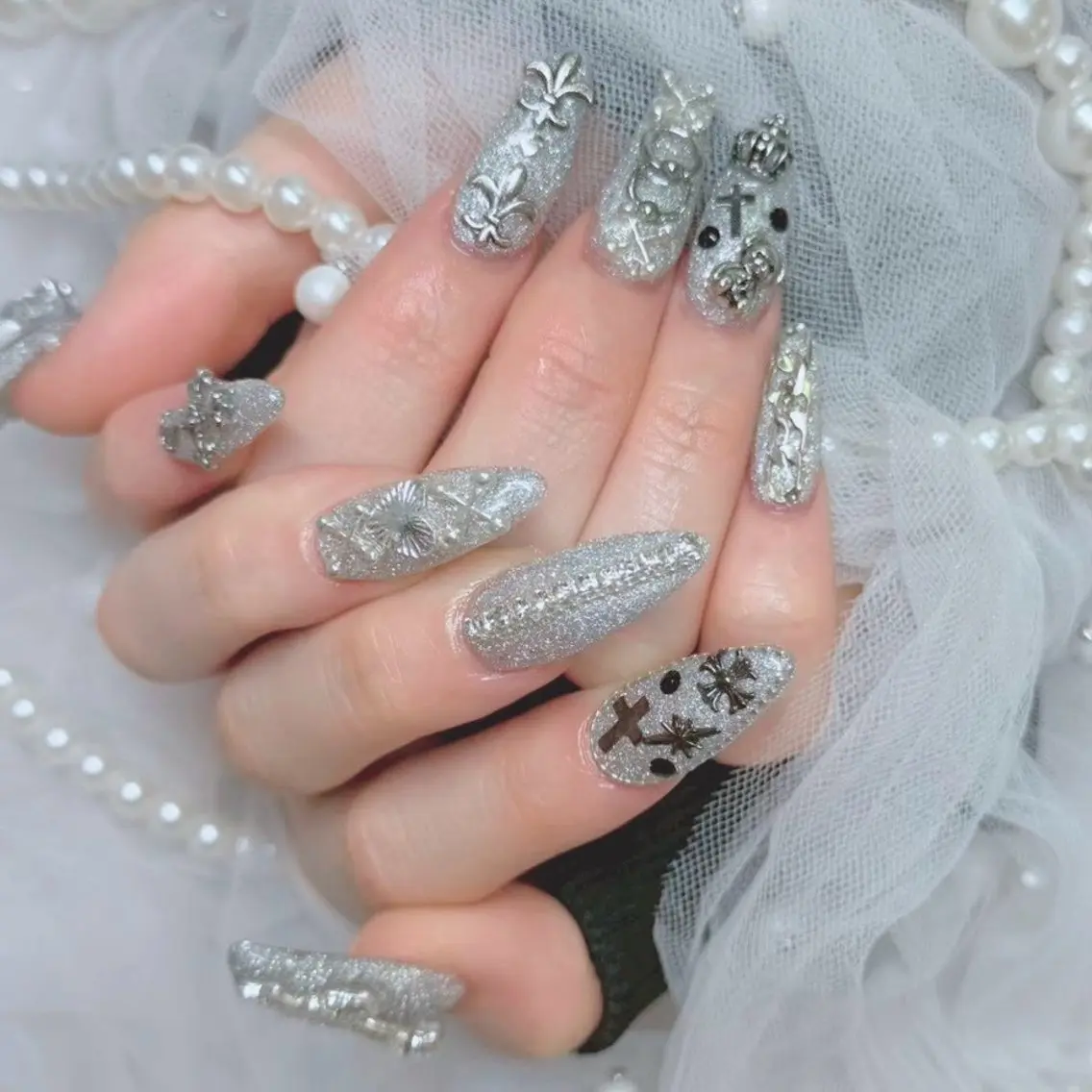 ネイル ジェルネイル シルバー ハンドネイル Nail lieNのネイルデザイン