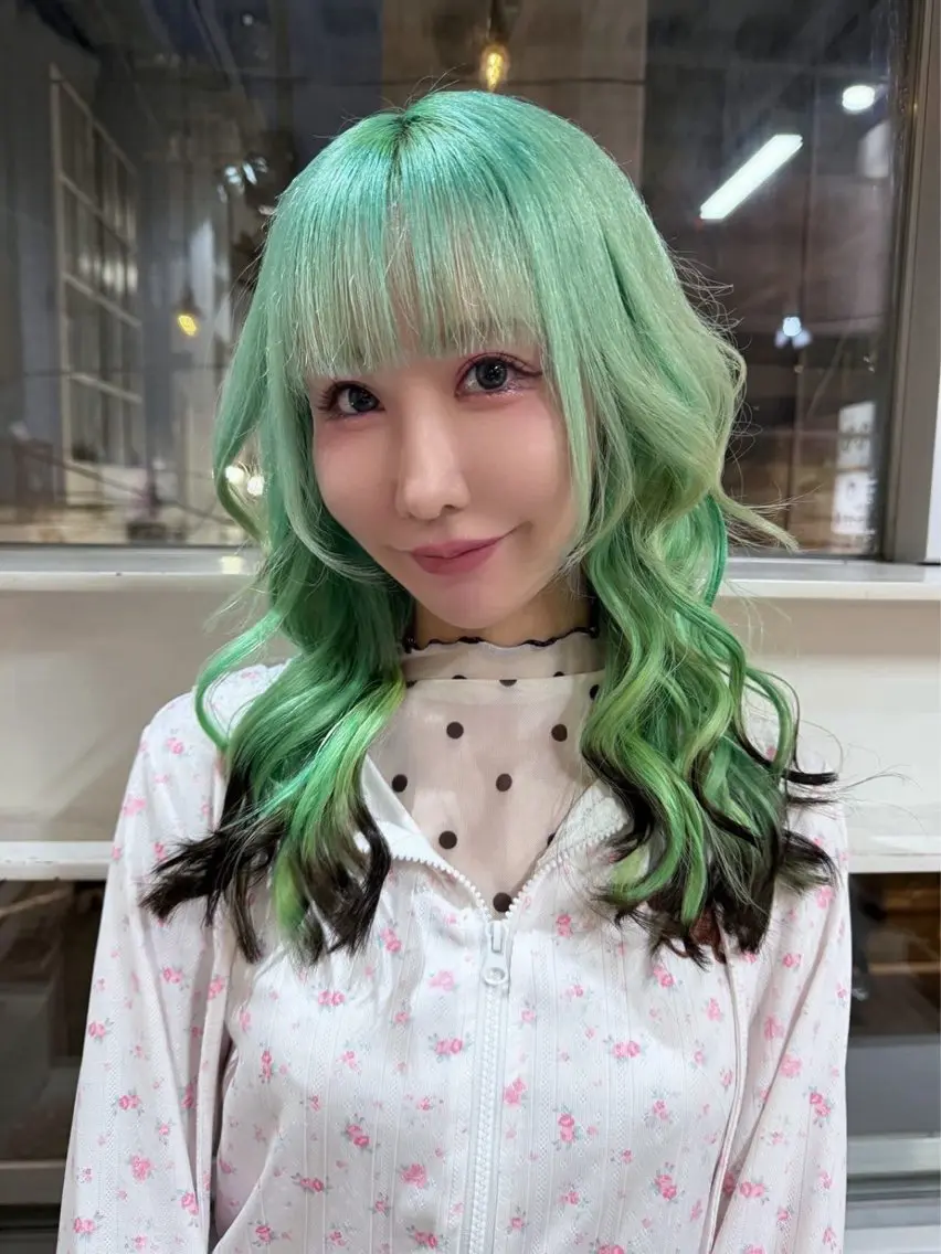 ロング カラー ミント ミントグリーン ヘアカラー トリートメント makoto 池袋 Roji ブリーチのヘアスタイル