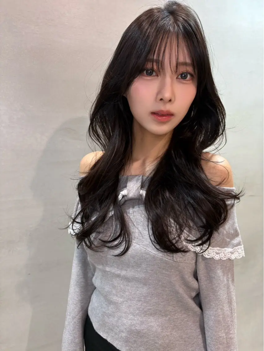 セミロング デート レイヤーカット 小顔カット カット ヘアカラー トリートメント 小顔レイヤー/顔周り 艶髪カラー/金山のヘアスタイル