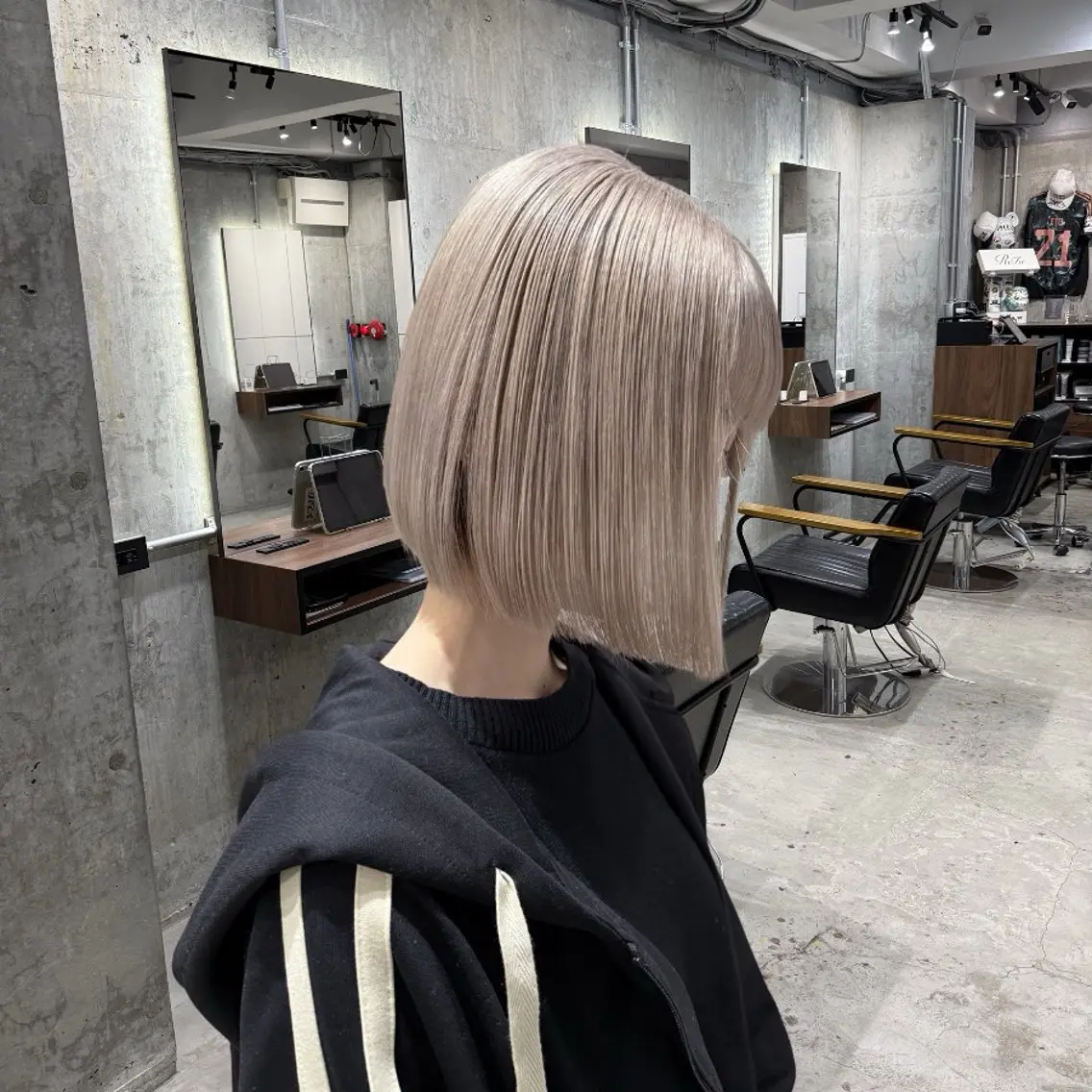 ショート カラー ハイトーンカラー ボブ ホワイトブロンド RIKUTOのヘアスタイル