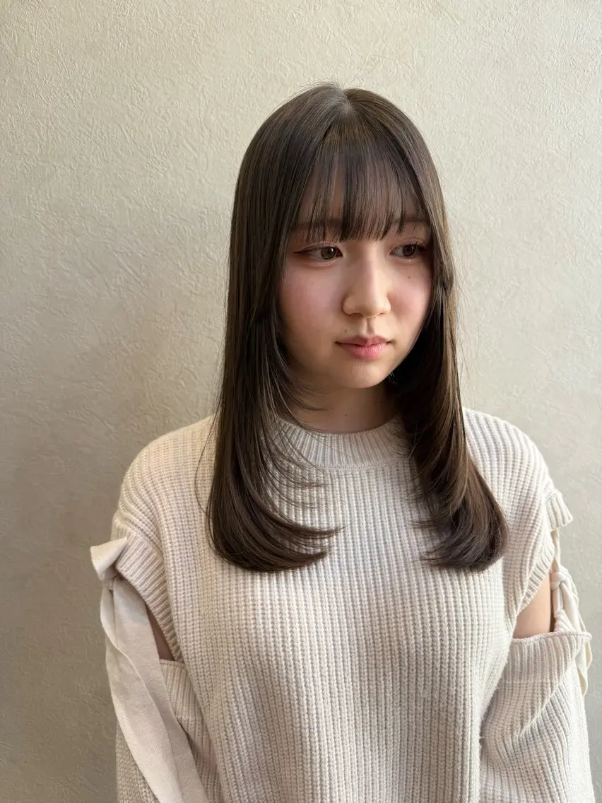 セミロング 顔まわりレイヤー 顔周りカット レイヤーカット カット トリートメント newi まーぼーのヘアスタイル