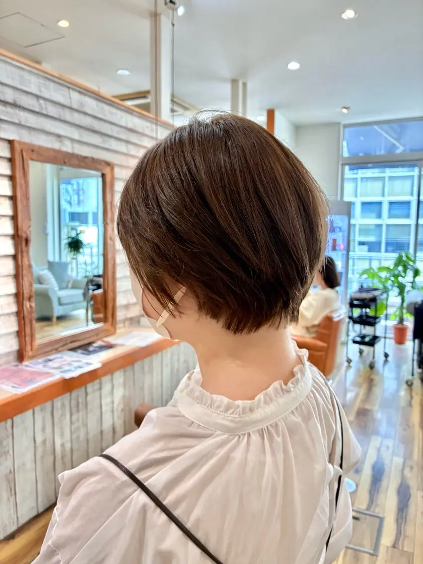 ショート カラー ショートヘア 秋田弥生 /縮毛矯正/艶カラーのヘアスタイル