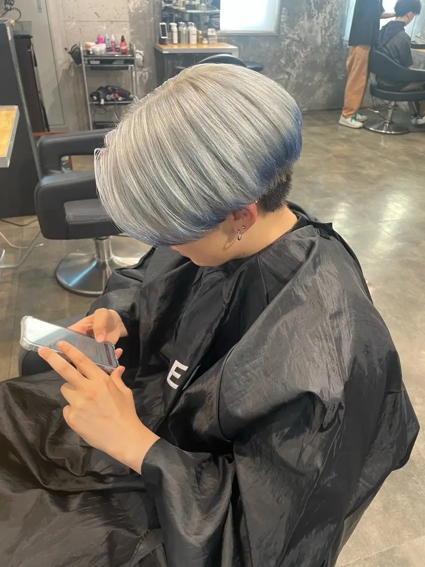 ショート カラー メンズ ヘアカラー ハイトーン 横浜💞ミオのヘアスタイル