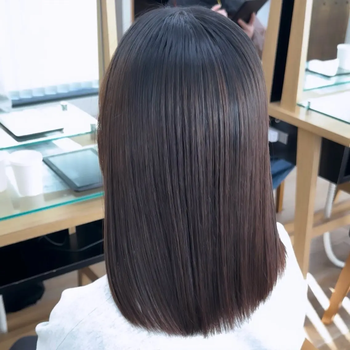 セミロング 美髪縮毛矯正🫧 艶カラー/スズカのヘアスタイル