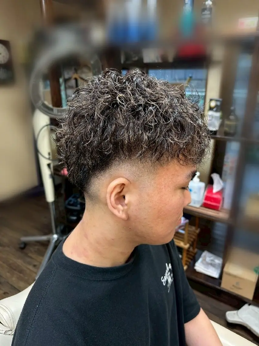 メンズ カラー パーマ メンズメッシュ メンズパーマ メッシュ 青木 健二のヘアスタイル