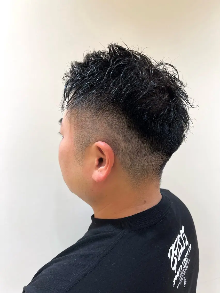 メンズ フェザーパーマ 村上俊輔のヘアスタイル