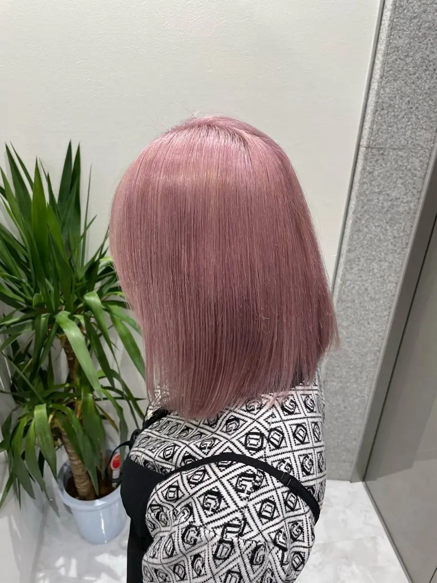 ロング カラー ハイトーンカラー ピンクカラー ラベンダー💜 グレージュ🩶のヘアスタイル
