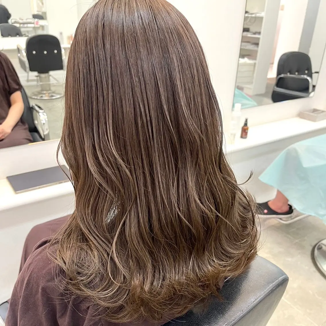セミロング カラー ベージュカラー 透明感カラー ParveMix いしいまお🌼のヘアスタイル