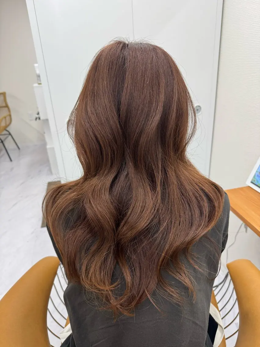 ロング カラー ヘアカラー レイヤー/顔周り ブリーチカラーのヘアスタイル