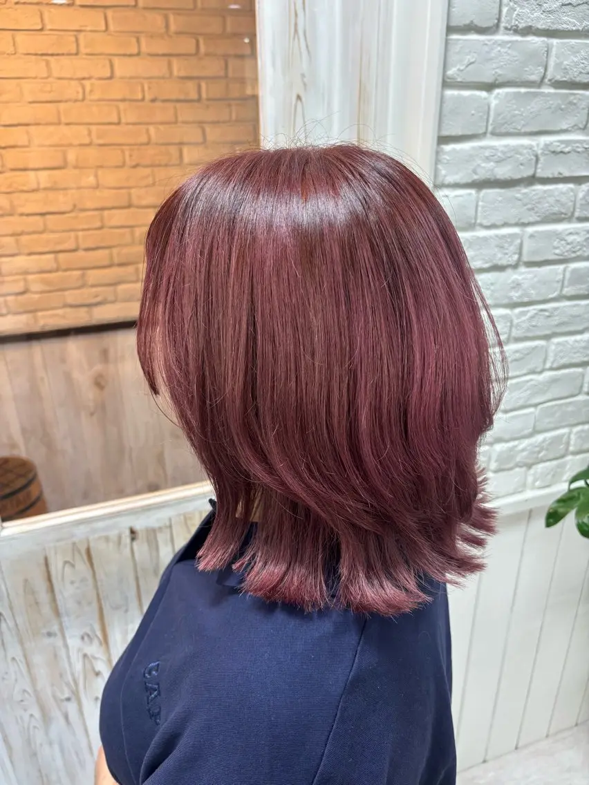 ミディアム カラー ブリーチ ピンクカラー カット 西山 ミユのヘアスタイル