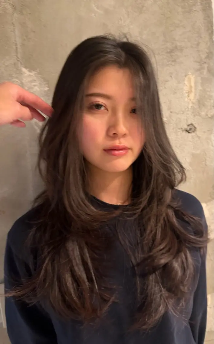 ロング レイヤーカット カット ヘアカラー 河本 伶のヘアスタイル