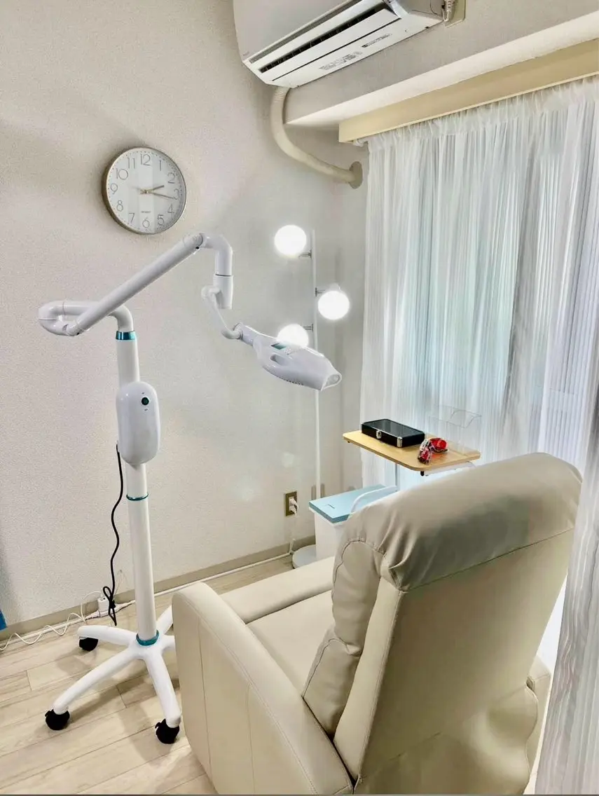 【期間限定】歯の黄ばみにセルフホワイトニング体験メニュー🌟8分×2回で効果実感🦷セルフで簡単本格ケア💓駅チカの写真