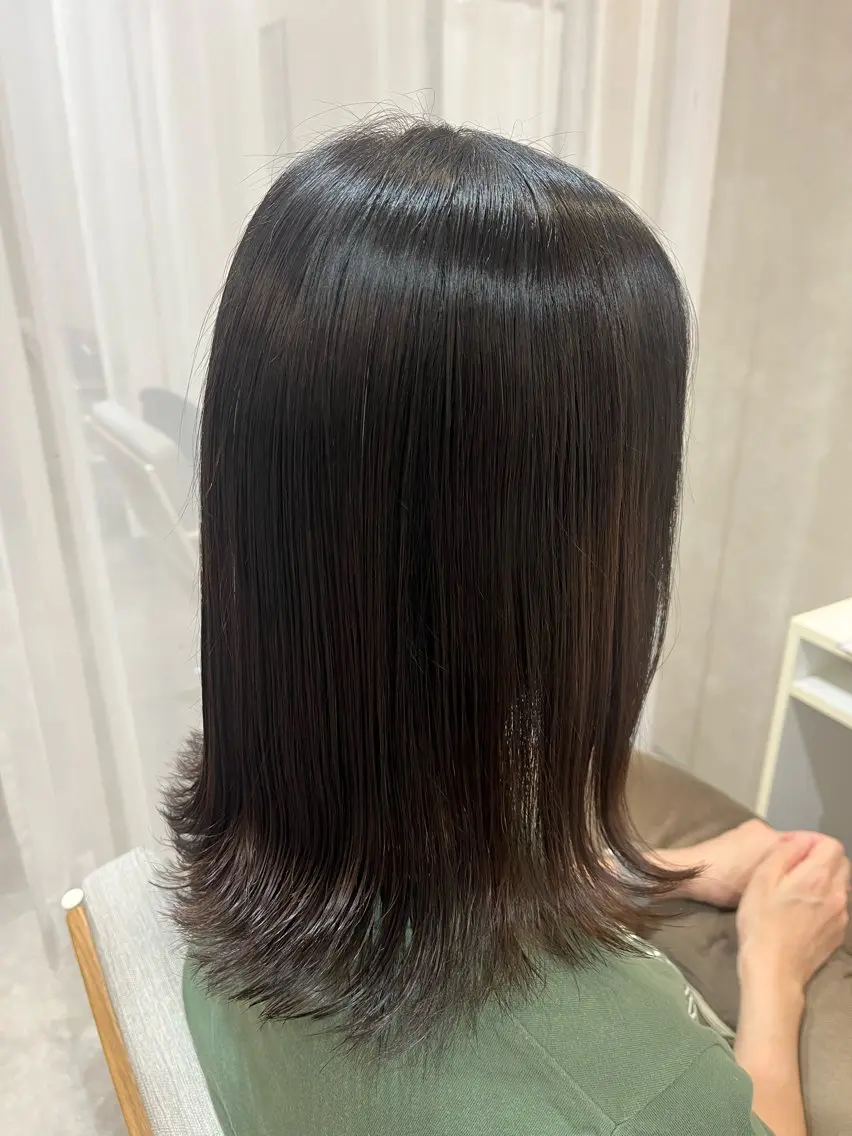 セミロング 縮毛矯正 森 愛友のヘアスタイル