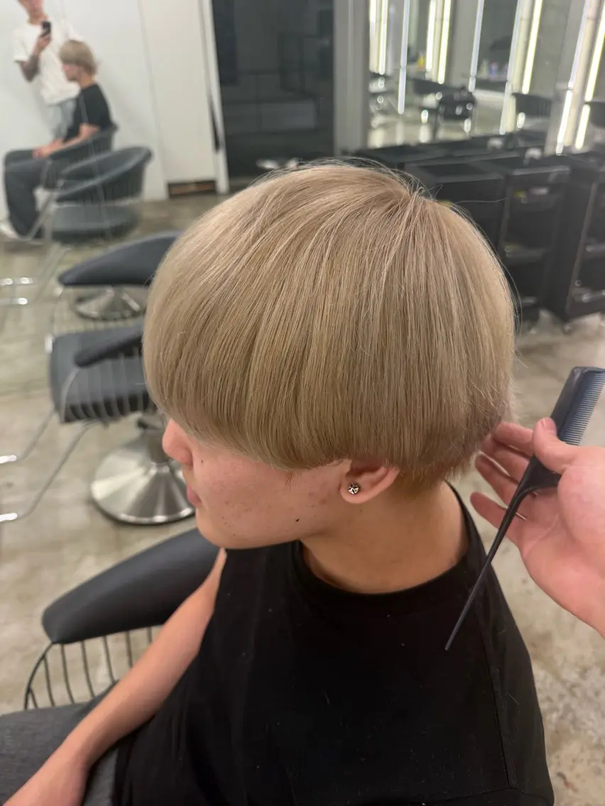 カラー ベージュカラー ブリーチ ミルクティーベージュ ヘアカラー トリートメント 艶髪カラー🫧 髪質改善🪽あいとのヘアスタイル
