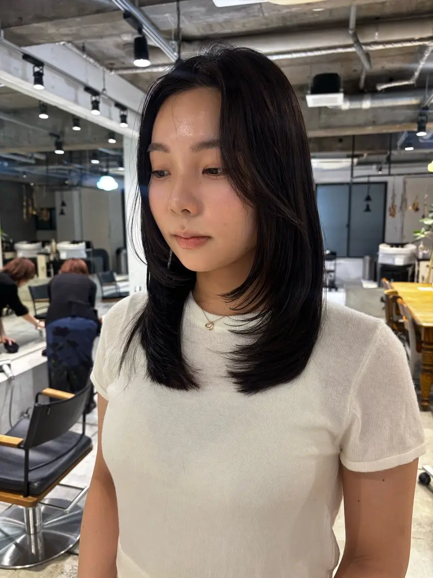 ミディアム カット ヘアカラー 🎀抜け感ナチュラル 🎵asuna🪽のヘアスタイル