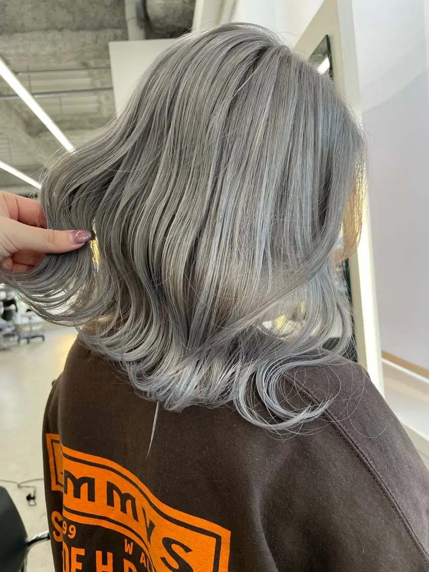 カラー ダブルカラー BLEACHi /noeのヘアスタイル