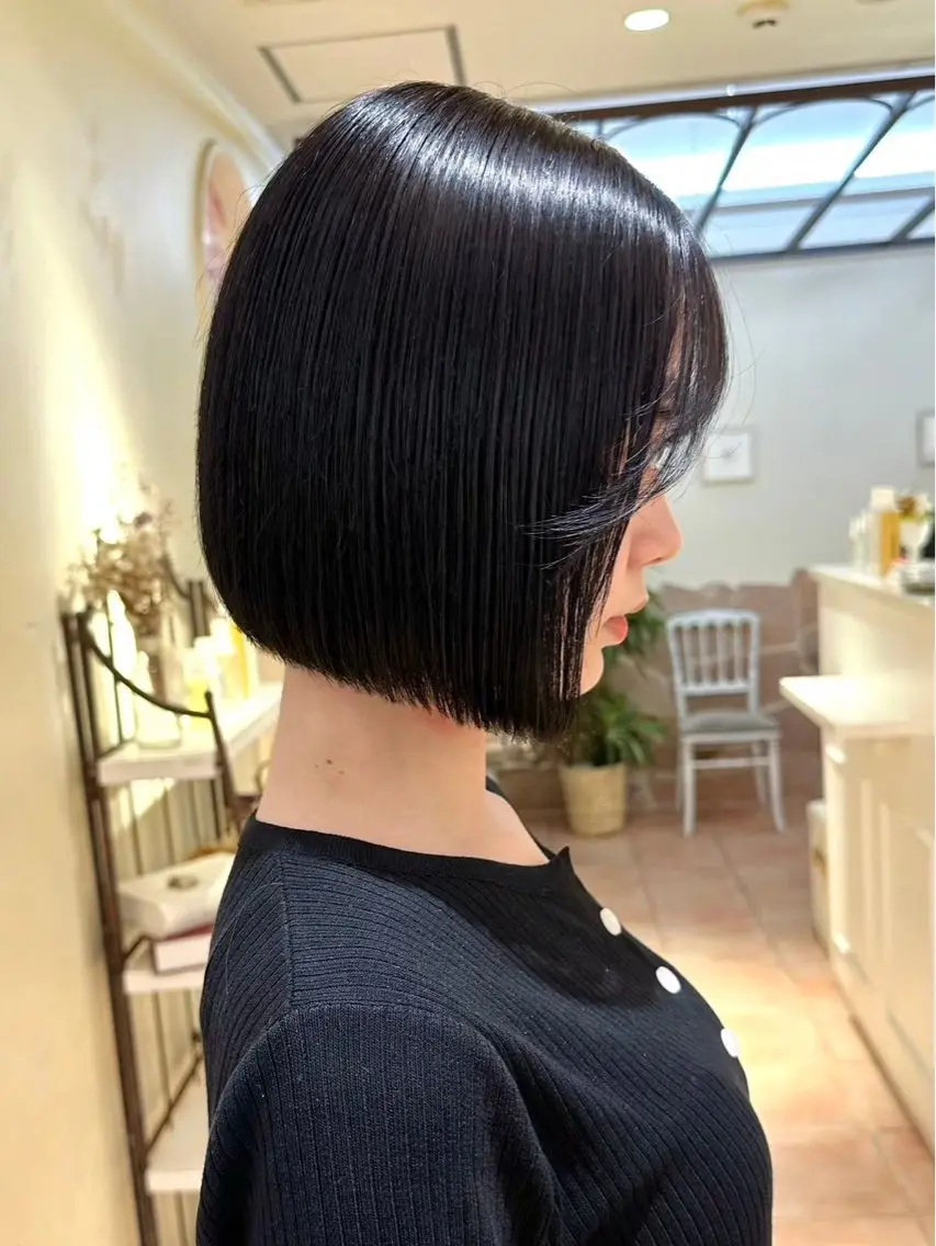 ミディアム 艶カラー🦖‎ 🤍SARAのヘアスタイル