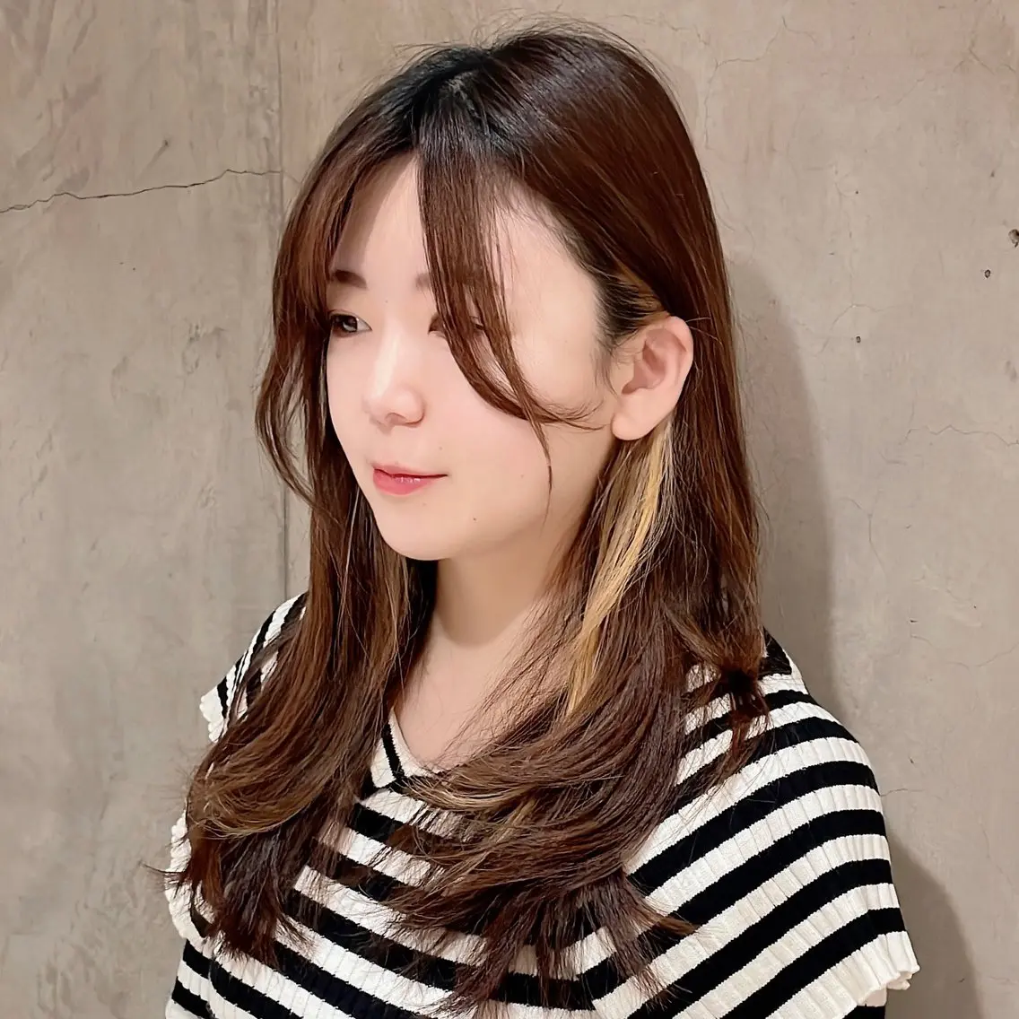 セミロング カット ヘアカラー トリートメント 🌹ハッシュカット、 レイヤー韓国ヘア🌹のヘアスタイル