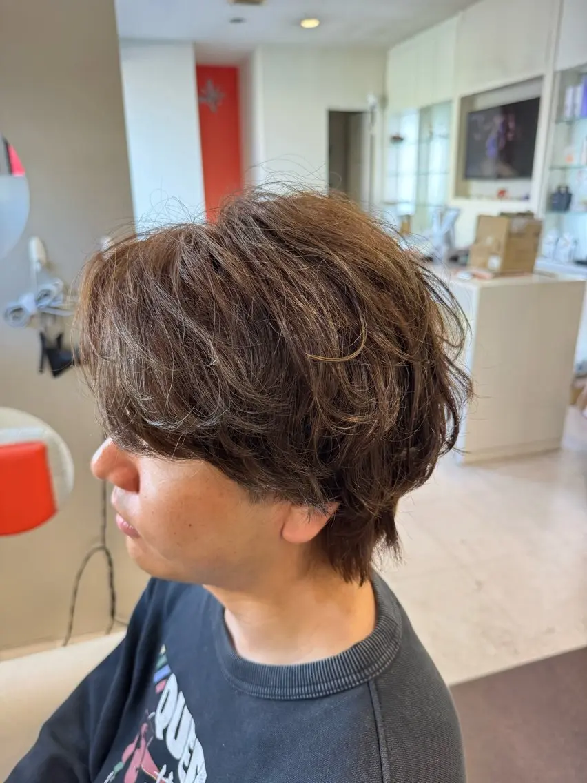ショート カラー パーマ メンズ メンズパーマ メンズウルフカット 透明感カラー ウルフカット ニュアンスパーマ 長屋 裕也のヘアスタイル