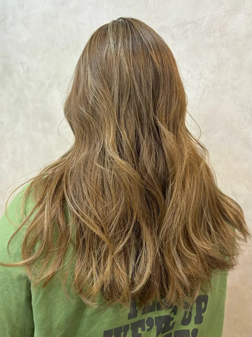 ロング カラー 【aini天王寺】 𝐚𝐢𝐫𝐢✂︎のヘアスタイル