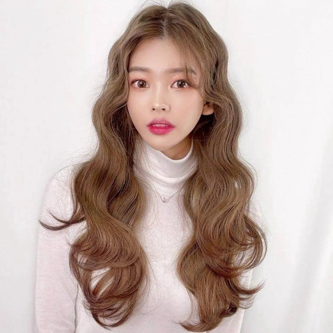 カラー ロング ★学割★韓国× BIZEのヘアスタイル