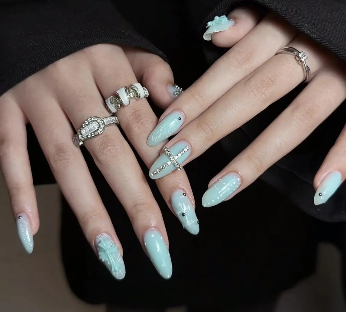 ネイル ハンドネイル 🎀 Ayaka_nailのネイルデザイン