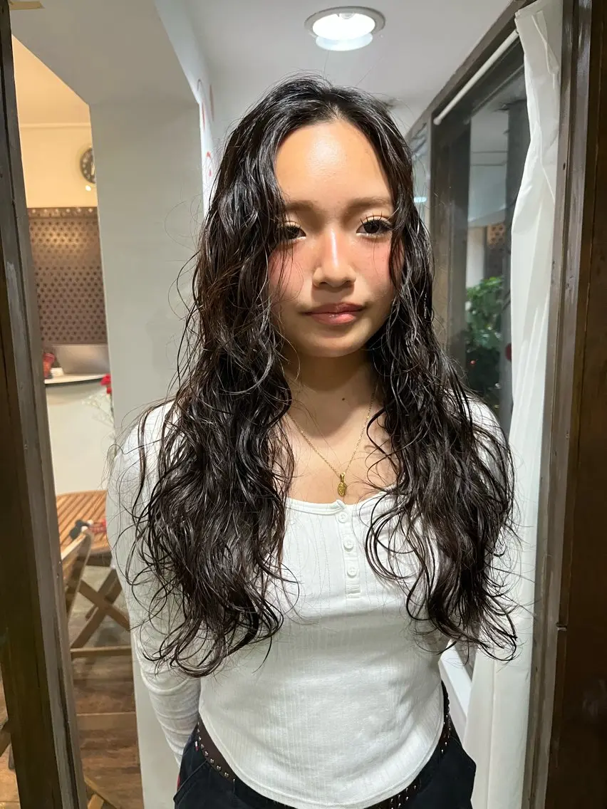 ロング ハッシュカット レイヤーカット ロング カット パーマ 似合わせパーマ/ 山本銀次郎のヘアスタイル