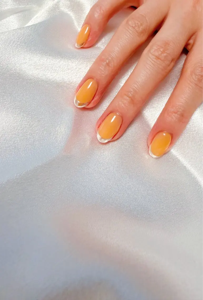 ネイル フレンチネイル ミラーネイル オレンジ nailartist Noeのネイルデザイン