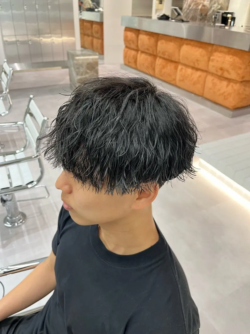 ショート パーマ メンズ ⚡メンズパーマフ ェードカットTomyのヘアスタイル