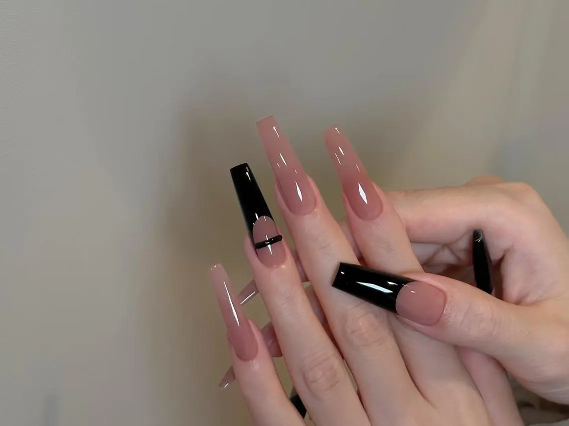 ネイル フレンチネイル ロングネイル オフィスネイル シンプルネイル 春ネイル ハンドネイル ハンドケア ✨ Cocoのネイルデザイン