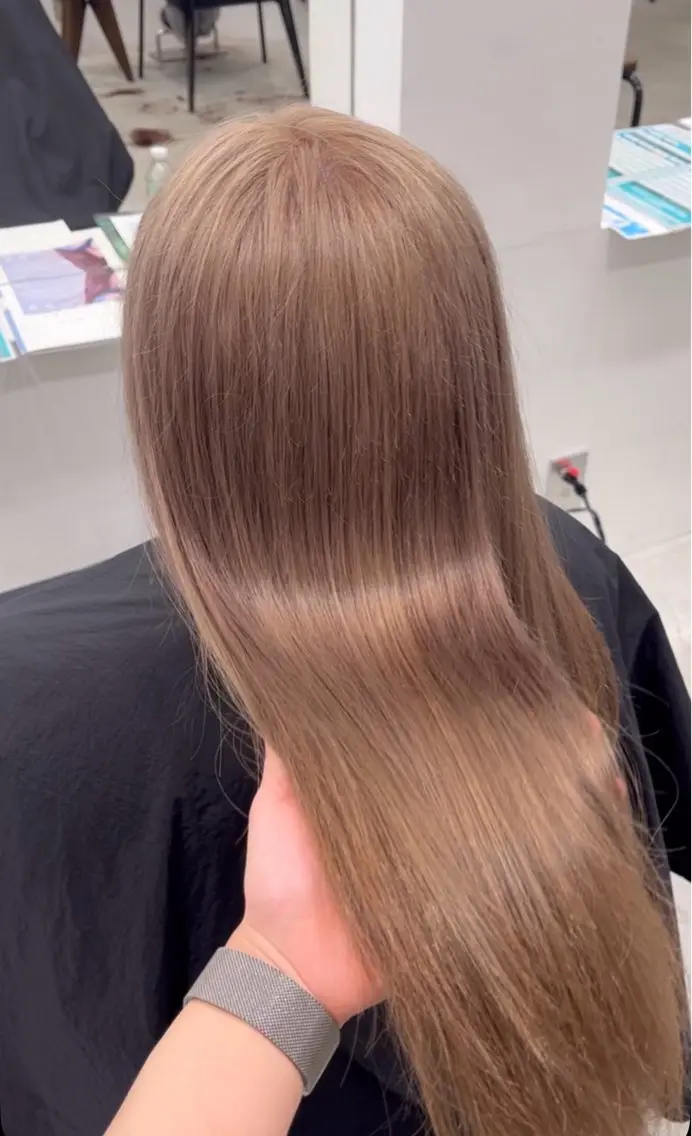 ロング ヘアカラー 羽鳥 菜々子のヘアスタイル