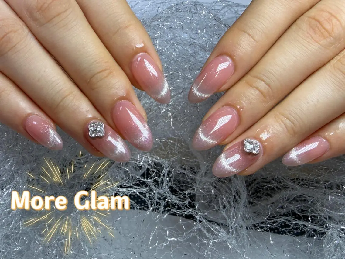 ネイル 長さ出し フットネイル フレンチネイル ジェルネイル ガラスフレンチ More Glam 池袋東口店のネイルデザイン