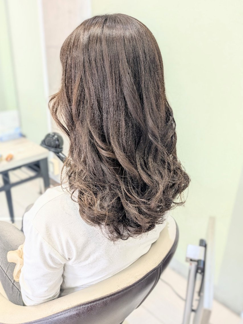 ロング カット ヘアカラー 小林 凜のヘアスタイル