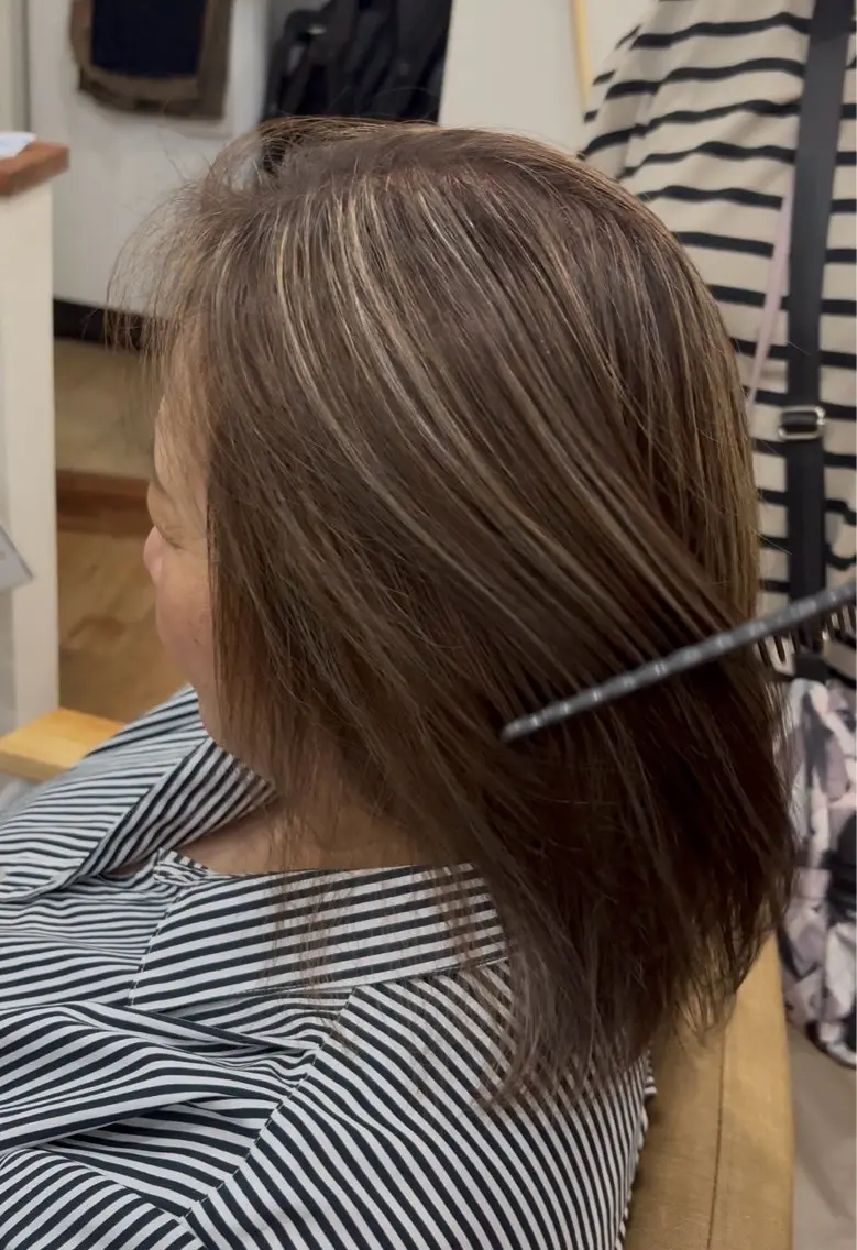 ミディアム カラー ハイライトカラー ハイライト ヘアカラー hairs 897のヘアスタイル