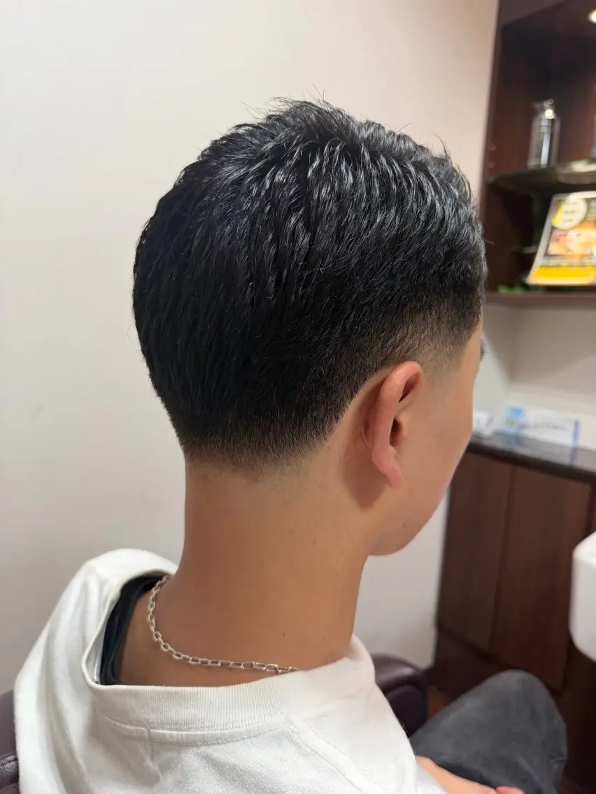 ショート メンズ 糸山 仁のヘアスタイル