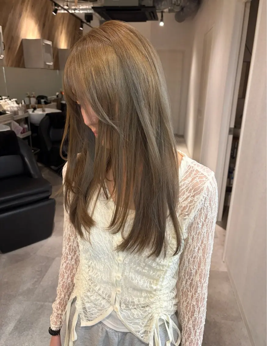 ロング ヘアカラー 中田 桃夏のヘアスタイル