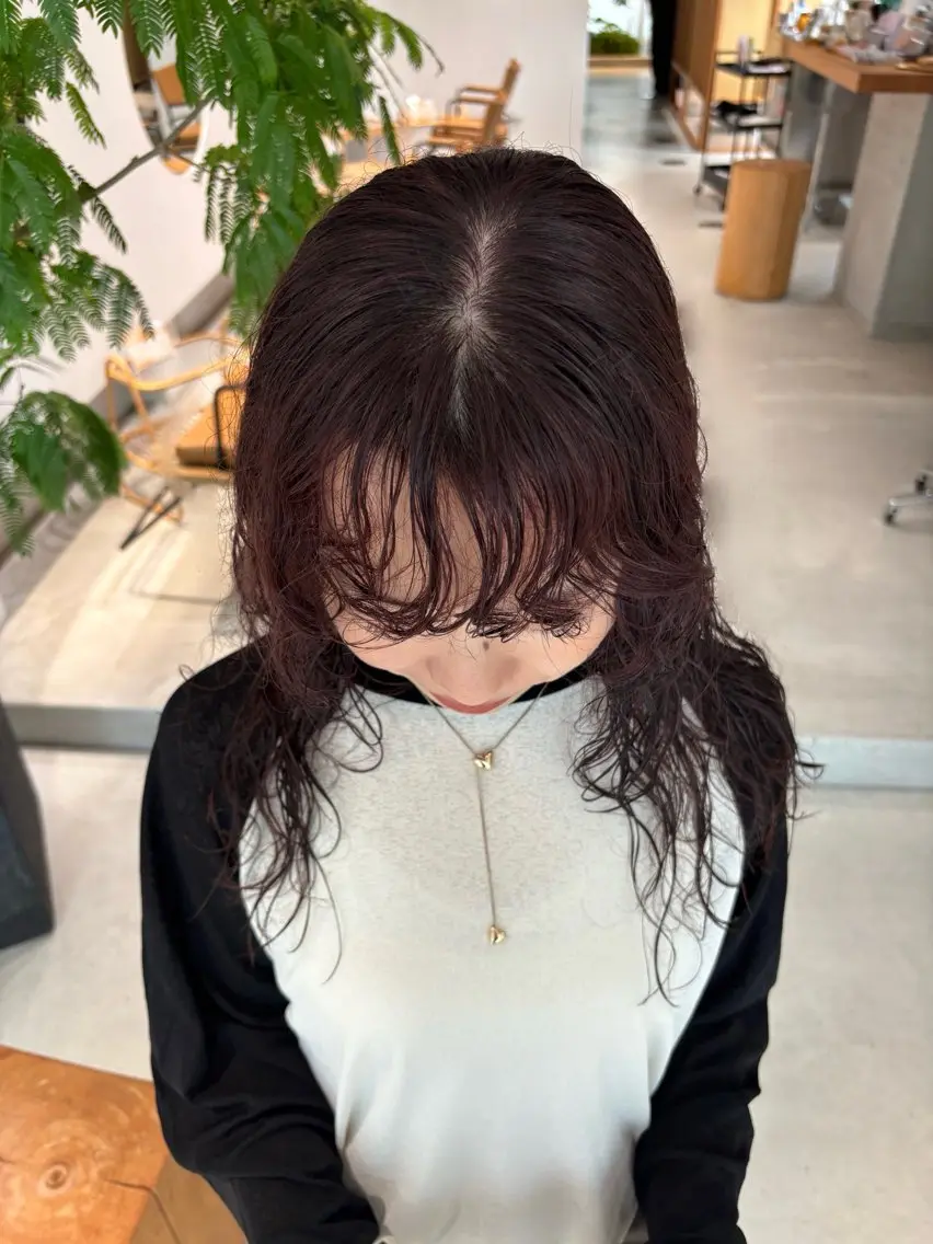 カラー 岡あかね ブリーチ なし透明感ベージュのヘアスタイル