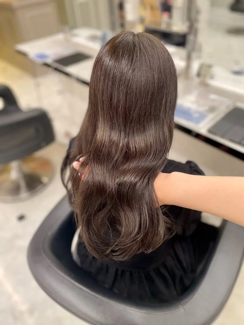 セミロング カット 縮毛矯正 うる艶トレンドヘア 🕊️上野BABYのヘアスタイル
