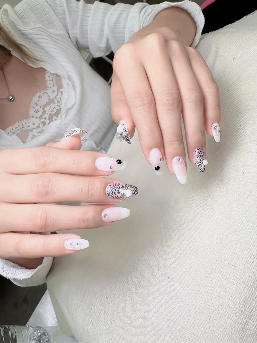 ネイル ハンドネイル Mira Nail Studioのネイルデザイン