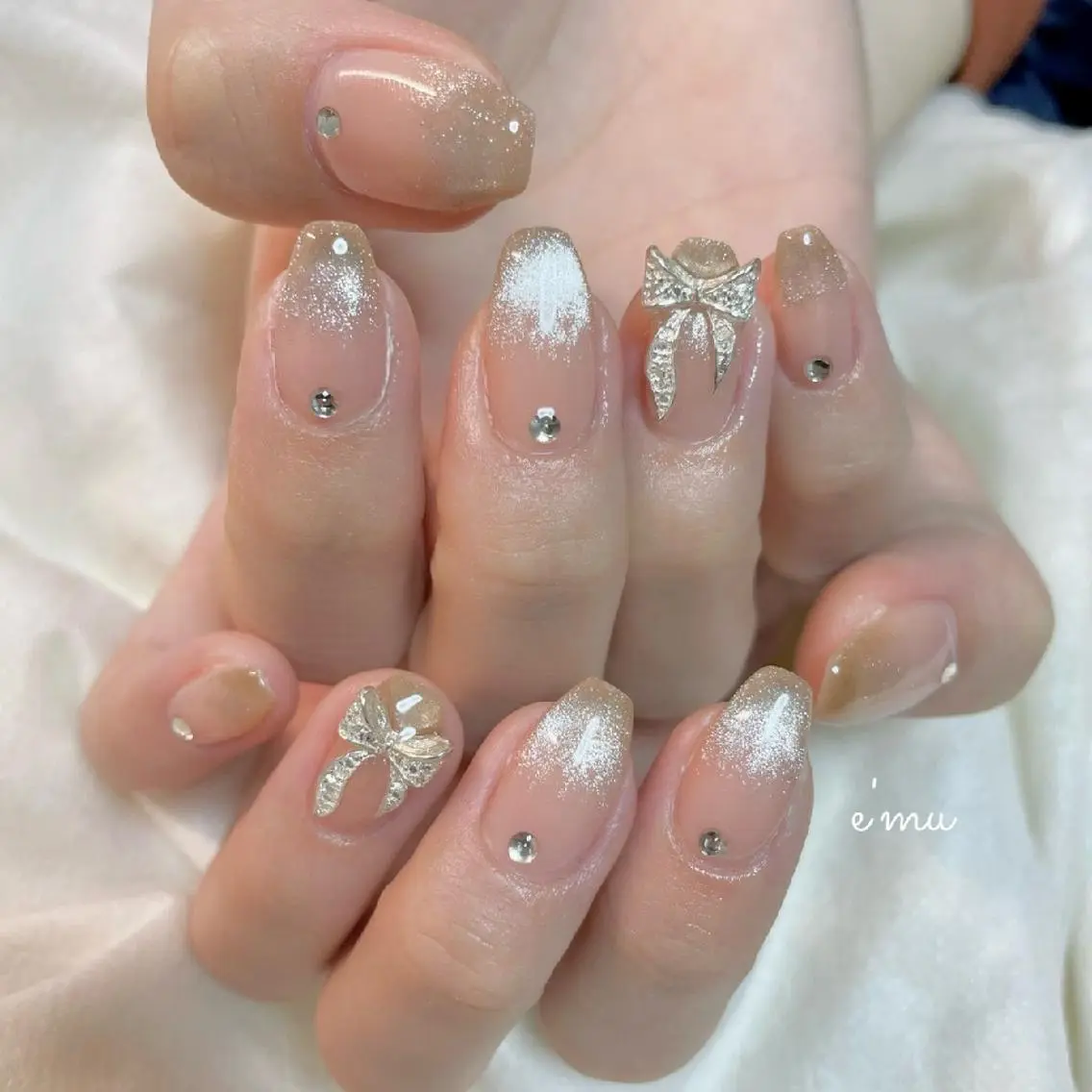 ネイル ガーリー グラデーション マグネットネイル リボン ワンホンネイル nail salon e'mu💐のネイルデザイン