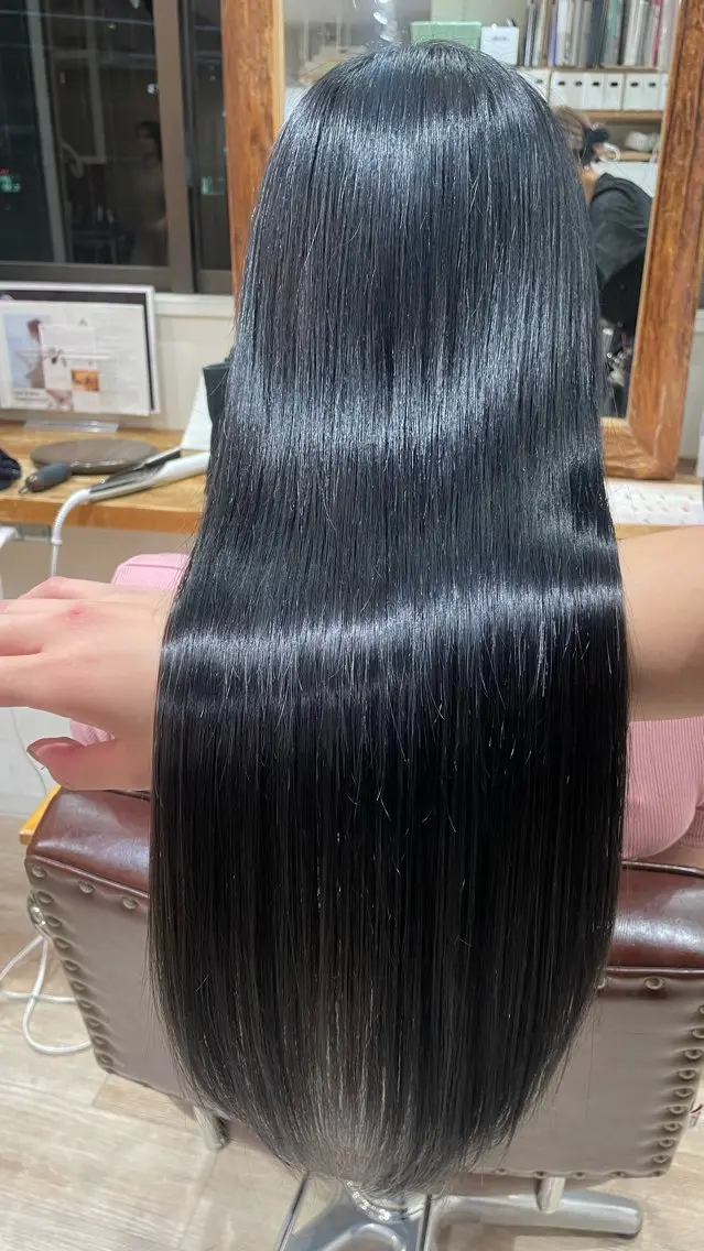 ロング カラー コトミ【メンズ】 【曲がる縮毛矯正】のヘアスタイル