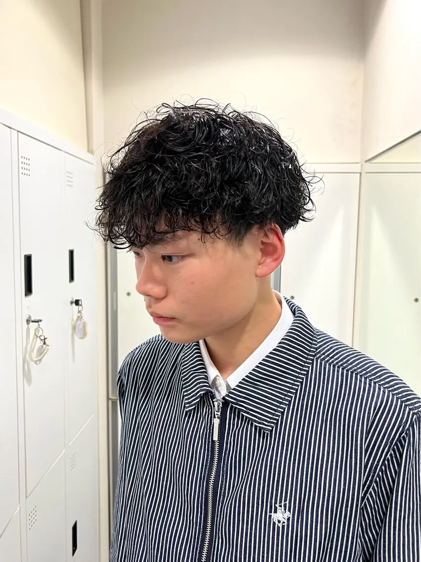 パーマ メンズ メンズハイライト マッシュ メンズパーマ メンズツイストパーマ ツイストスパイラルパーマ 茅ヶ崎パーマ特化/ スパイラル/ハルキのヘアスタイル